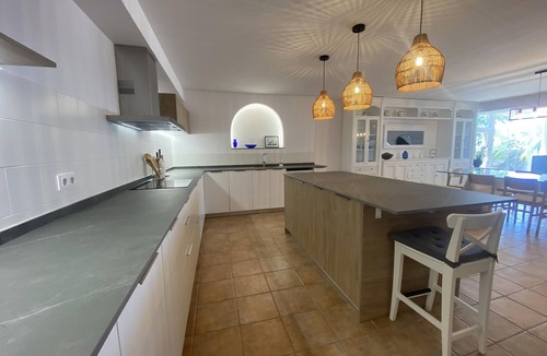 Tamarit House | Seafront apartment with views - NOR guests
