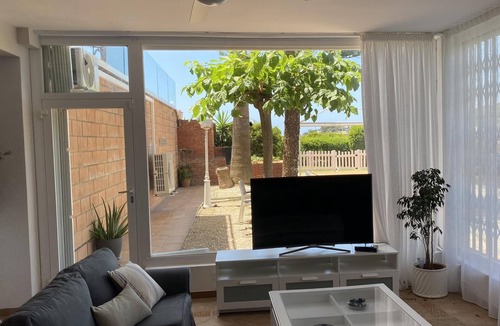 Tamarit House | Seafront apartment with views - NOR guests