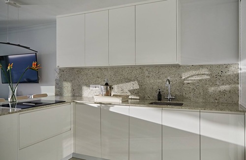 Patalavaca Apartment | Seaside Serenity, Luxus mit einem Hauch von Gourmet by Interhome