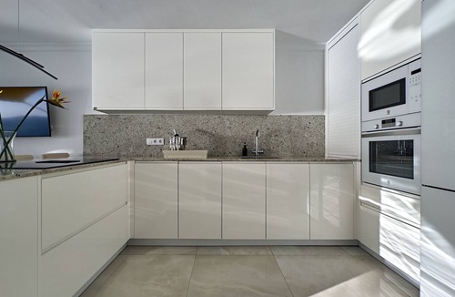 Patalavaca Apartment | Seaside Serenity, Luxus mit einem Hauch von Gourmet by Interhome