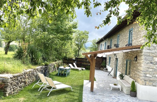 Urcabustaiz Cottage | Self catering Baserri Ulle Gorri for 10 people