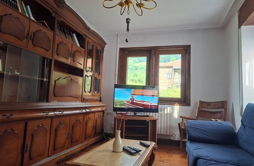 Pesquera House | Serene 3-bedroom country house in charming Ventorrillo awaits you. With terrace.