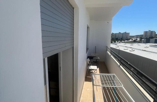 Hjar Ennhal Apartment | Spacious, modern apartment near the airport