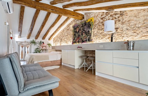 L'Hospitalet de l'Infant Apartment | Studio Apartment "El Nido 14 Colibrí" with Balcony & Wi-Fi
