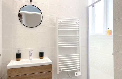 Rochefort Apartment | Studio Moderne au Cœur de Rochefort - Vivez L'élégance et le Confort