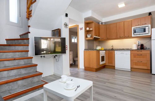 El Casalot Villa | Stunning private villa for 6 people with A/C, WIFI, pool, TV and terrace