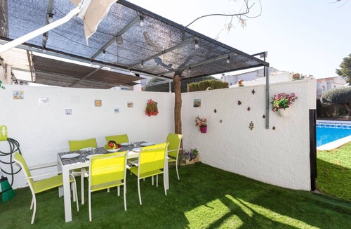 El Casalot Villa | Stunning private villa for 6 people with A/C, WIFI, pool, TV and terrace