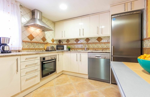 Tamarit House | Stunning private villa for 9 guests with A/C, private pool, WIFI, TV, balcony and pets allowed