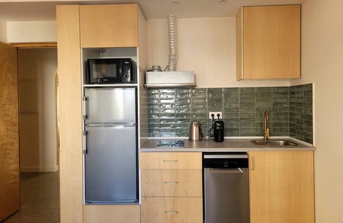 Quartier Hassan Apartment | Stylish 2-Bedroom Apartment with Balcony Near the Mohammed V Mausoleum