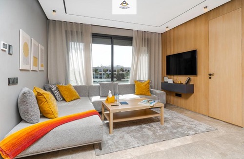 La Corniche Apartment | The Besty Ocean Suite-By Ayla Stay