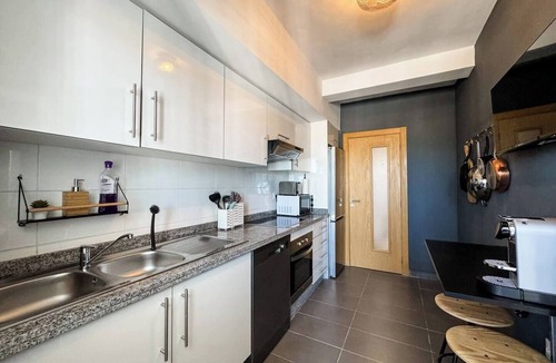 Quartier Al Amal Apartment | Top-floor 3-bedroom apartment, stunning beach views, just a 3-minute walk to the beach, train, mall.