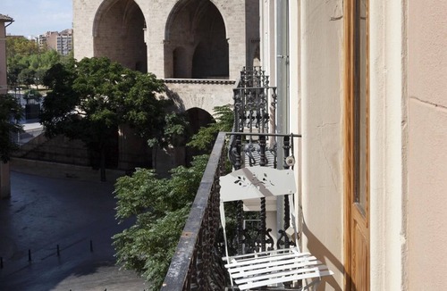 La Seu Apartment | Torres de Serranos, 2 Bedrooms,4 P+balcony in Ciutat Vella, in downtown Valencia