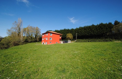 Forcarei House | Traditional Galician Country House 'As Neveiras' with Mountain Views, Private BBQ/Garden, Wi-Fi
