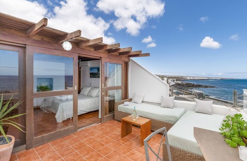 Arrieta House | Vacation Home 'Casa Roque' with Sea View, Wi-Fi and Air Conditioning