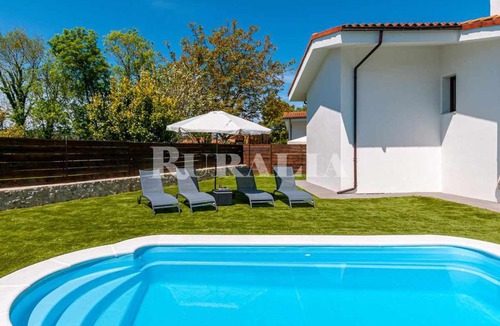 La Portilla Ski Chalet | Villa Valdés-Un lugar idílico,cerca de la costa.