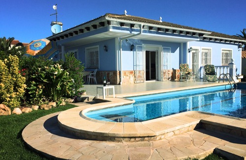 Vinaros Villa | Villa with private pool, green blooming garden and palm near the beach