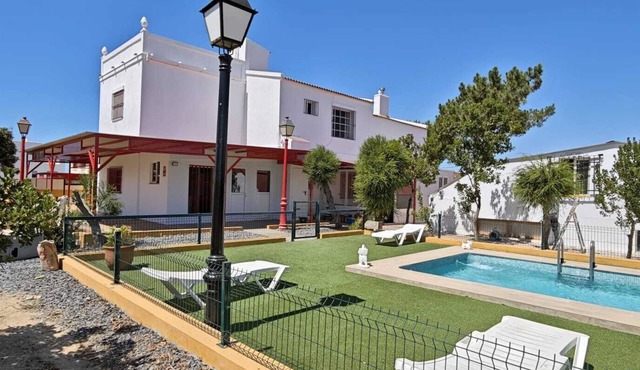 1000 M2 GARDEN HOUSE WITH PRIVATE POOL LA ANTILLA in LEPE