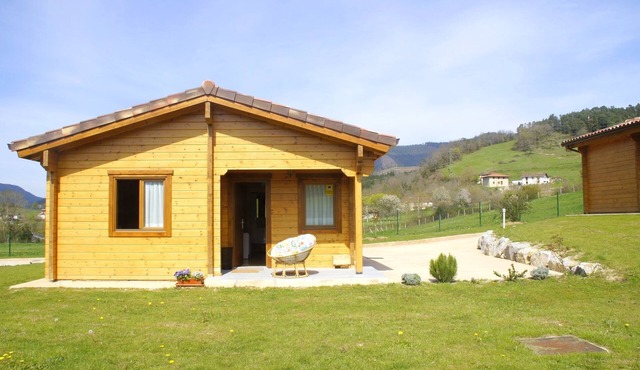 2. Satia Berri log cabin in Llanteno