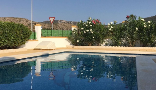 4 BED VILLA SPAIN 25 MIN FROM ALICANTE AIRPORT Minimum of 7 nights only in Hondón de los Frailes