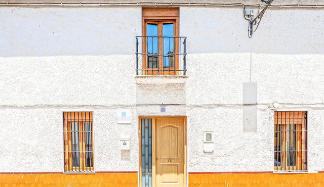 4 bedroom gorgeous home in Zafarraya in Zafarraya