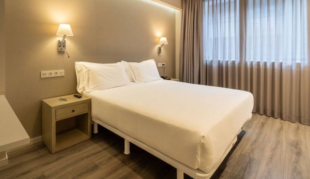 4 Pet-Friendly Bilbao Units w/Kitchen & Dining Area | Near Zubizuri Bridge in Bilbao