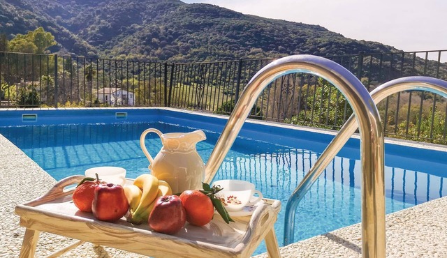 5 bedroom accommodation in Benamahoma in Benamahoma