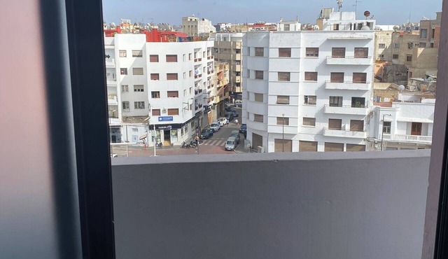 A bright, cozy apartment in the heart of Maarif: 2 bedrooms, Wi-Fi, air conditioning, free parking in Berkane