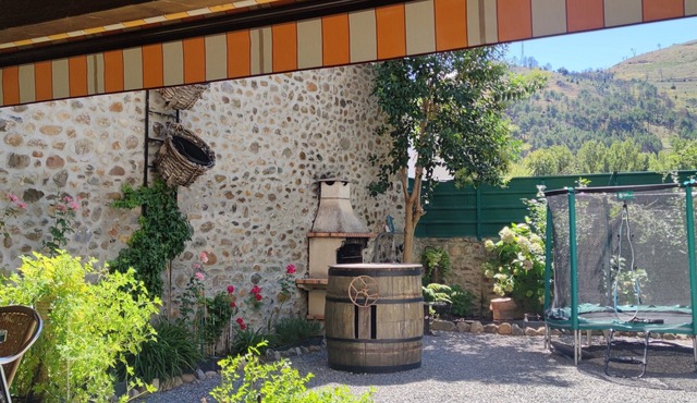 "A CASONA DO BARCO" Big house with porch and garden in O Barco de Valdeorras