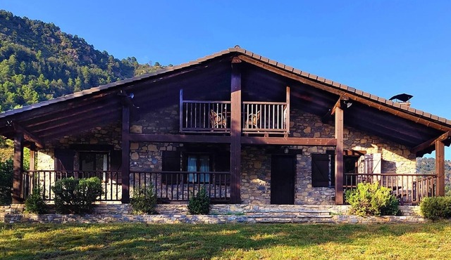 A fantastic holiday home, private pool and barbecue. Wifi in Coll de Nargó