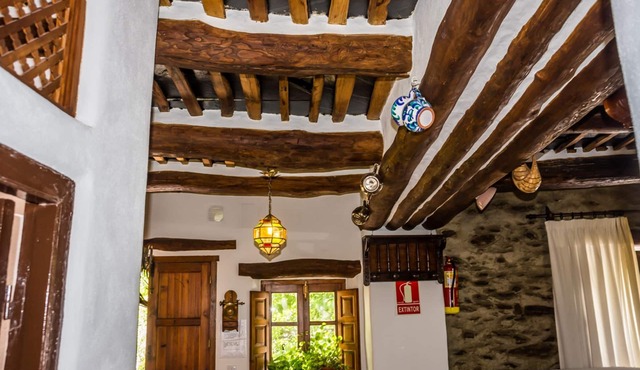 A traditional and authentic house in Bubión