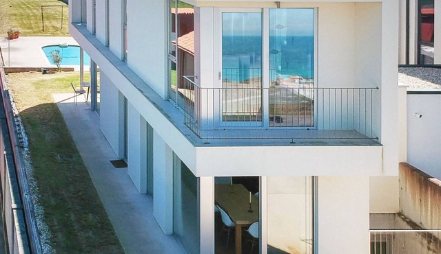 AG Villa Razo Deluxe, with swimming pool and beach 400m away in Razo Da Costa