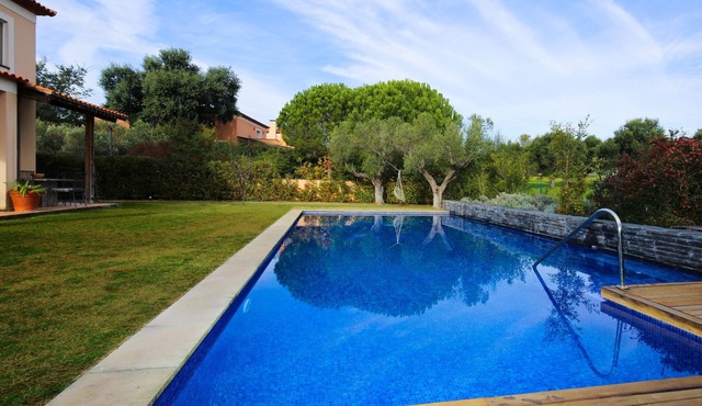 AIGUESVERDS Villa Only Families in Reus