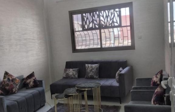 Airport M V chambre stay