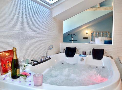 Akla Suites con Jacuzzi Santillana in Santillana del Mar