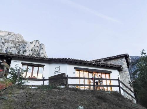 Albergue de Cabañes in Cabañes