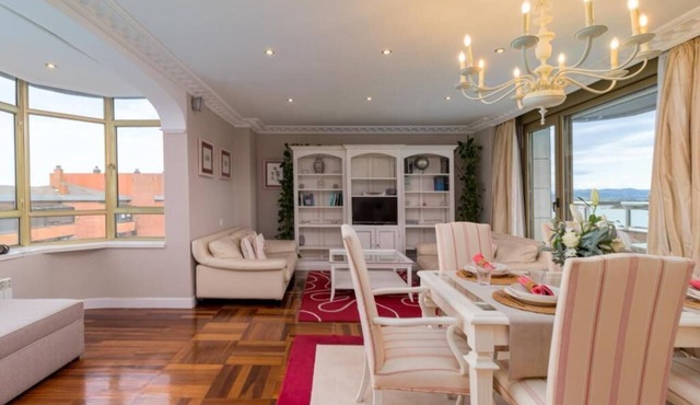 Apartamento Junto Playa Sardinero Con Parking in Santander