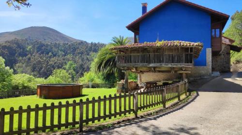 Apartamentos El Rio in Illas