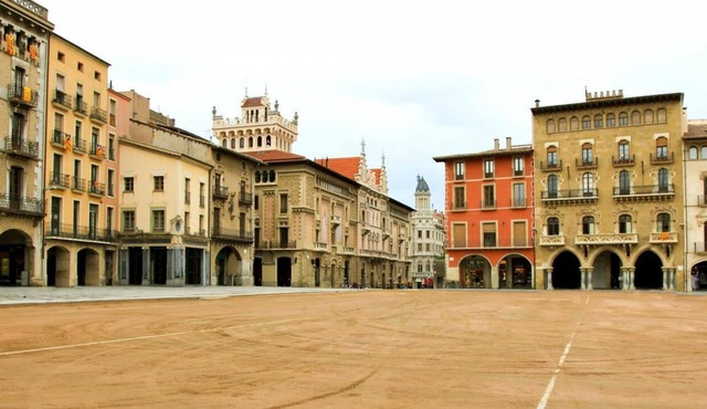 Apartaments Vicus 2 with views of the Plaza Mayor de Vic in Vich