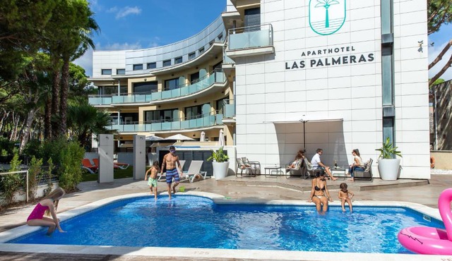 Aparthotel Las Palmeras Castelldefels in Castelldefels