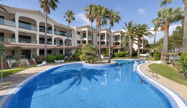 Apartment 'Costa Linda 108' with Sea View, Shared Pool and Wi-Fi in L'Hospitalet de l'Infant