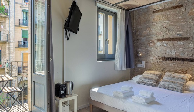 Apartment '5 Limón' with Balcony, Wi-Fi and Air Conditioning in Girona