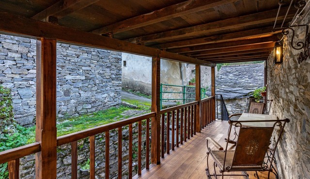 Apartment 'El Rebocho' with Mountain View, Private Terrace and Wi-Fi in Cangas Del Narcea