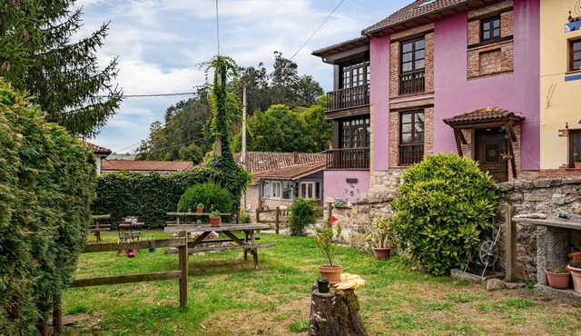 Apartment 'Florenta G2' with Mountain View, Private Terrace and Wi-Fi in Cangas de Onís