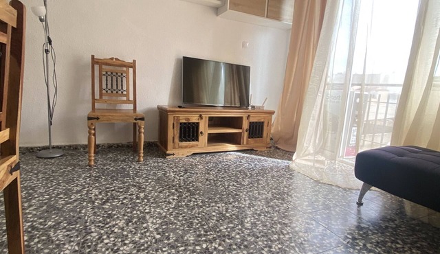 Apartment 'Luis Cendoya' with Balcony, Wi-Fi and Air Conditioning in Port de Sagunt