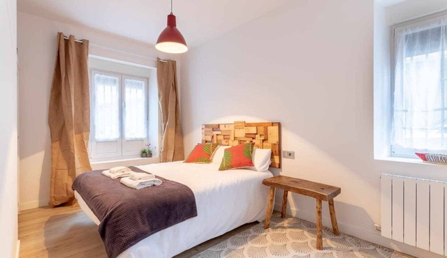 Apartment with terrace next to a metro station in Basauri