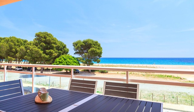 Beachfront apartment perfect for families · UHC ARCO DEL SOL 277 in Hospitalet de L´Infant