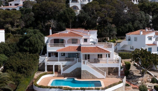 Beautiful private villa for 4 people with pool, A/C, WIFI, TV and patio in Alaior
