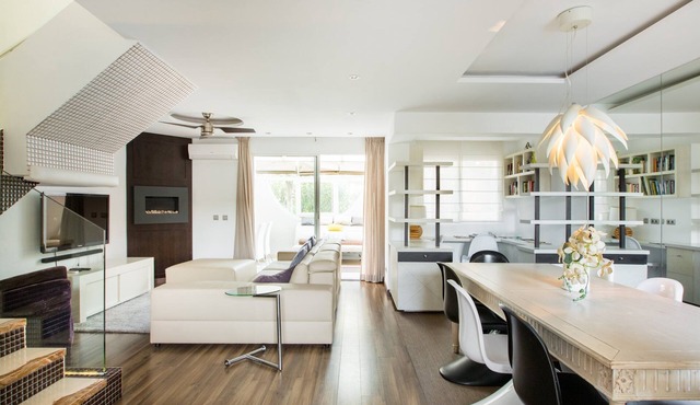 Boutique Townhouse with Hot Tub in Puerto Banus in Marbella
