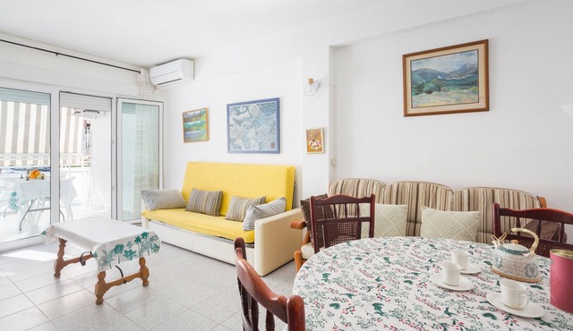 'Ca Llaurí' Apartment with Sea Views, Wi-Fi, and Air Conditioning in Daimús