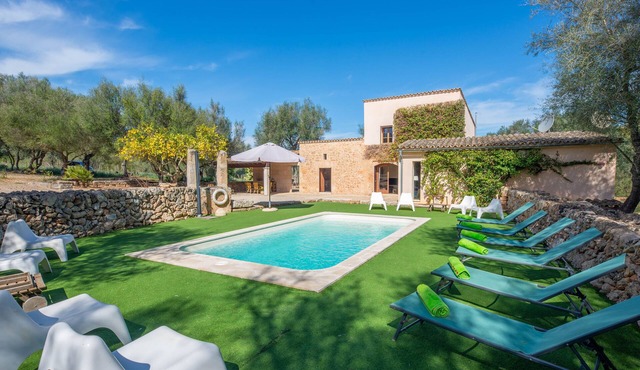 CAN PERE RAPINYA - Authentic Majorcan villa with private pool, located amidst nature and g in Algaida